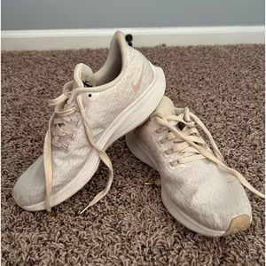 Light pink Nike Zoom Pegasus Size 8